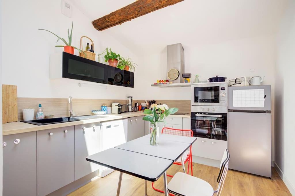 Appartement Place Des Halles Sète Extérieur photo